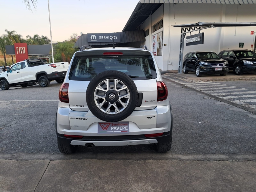 volkswagen crossfox 1.6 mi flex 8v 4p automatizado automatico 2014 volkswagen crossfox 1.6 mi flex 8v 4p automatizado automatico 2014