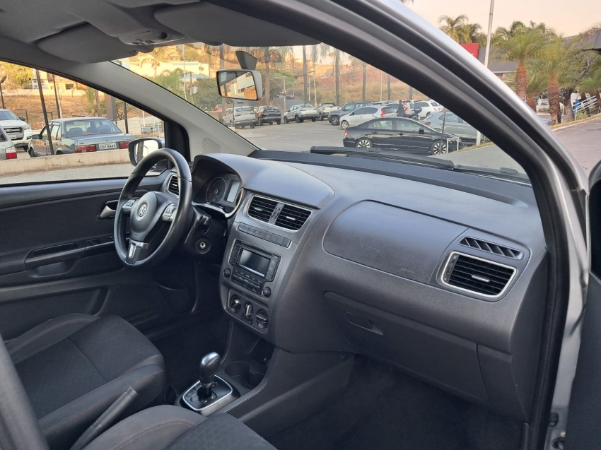 volkswagen crossfox 1.6 mi flex 8v 4p automatizado automatico 2014 volkswagen crossfox 1.6 mi flex 8v 4p automatizado automatico 2014