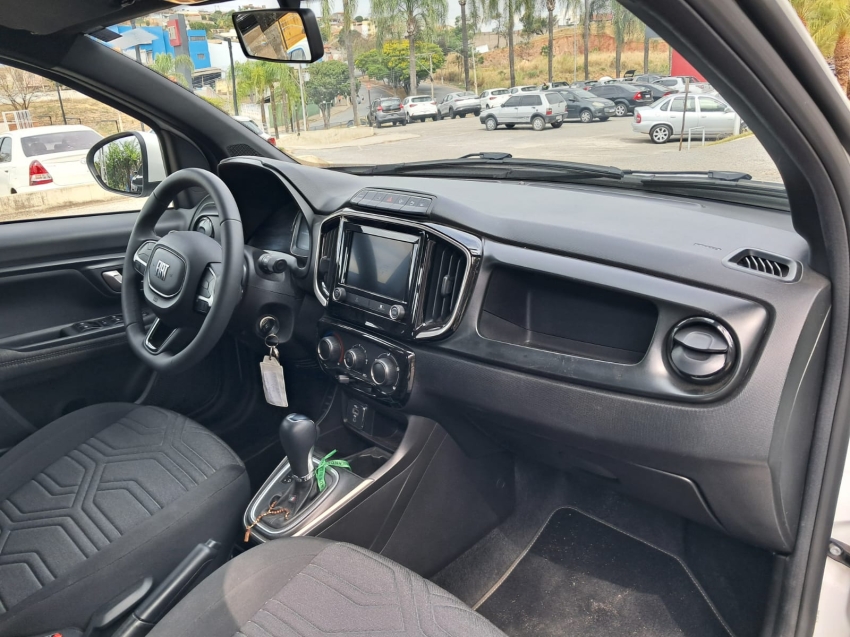 fiat strada 1.3 firefly flex volcano cd cvt 4p automatico 2024 fiat strada 1.3 firefly flex volcano cd cvt 4p automatico 2024