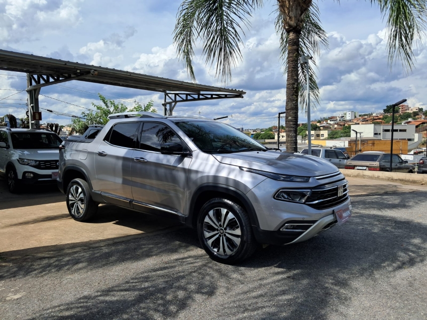 fiat toro 2.0 16v turbo diesel volcano 4wd at9 4p automatico 20222