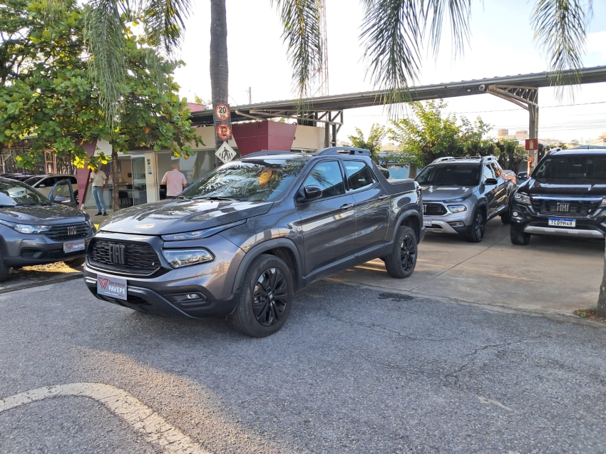 fiat toro 1.3 turbo 270 flex volcano at6 4p automatico 2025