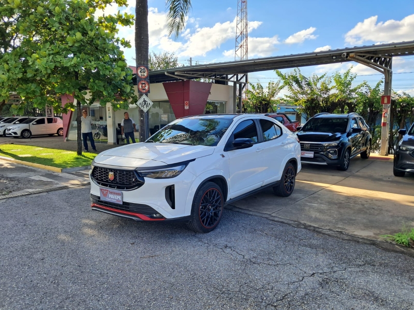 fiat fastback 1.3 turbo 270 flex abarth at6 4p automatico 2025