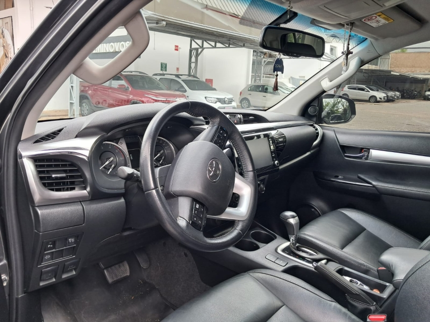 toyota hilux 2.8 d-4d turbo diesel cd srv 4x4 automatico 4p 20226