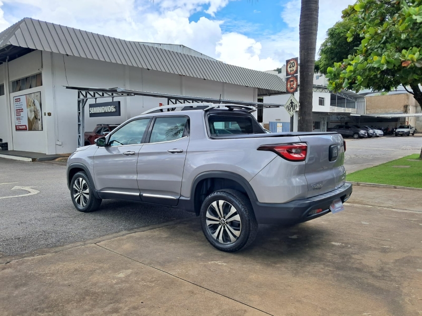 fiat toro 2.0 16v turbo diesel volcano 4wd at9 4p automatico 20225