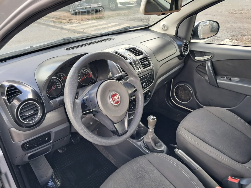 fiat grand siena 1.4 mpi attractive 8v flex 4p manual 20136