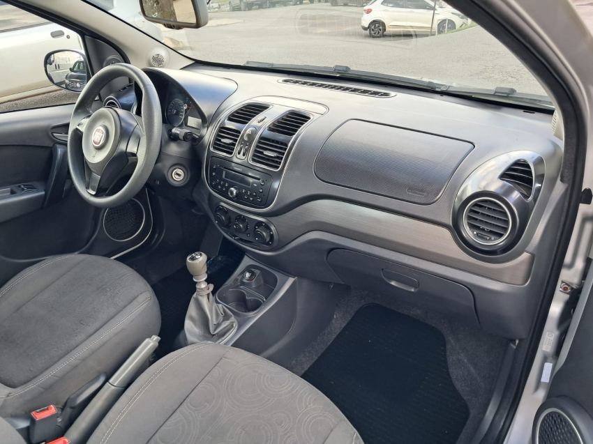 fiat grand siena 1.4 mpi attractive 8v flex 4p manual 20138