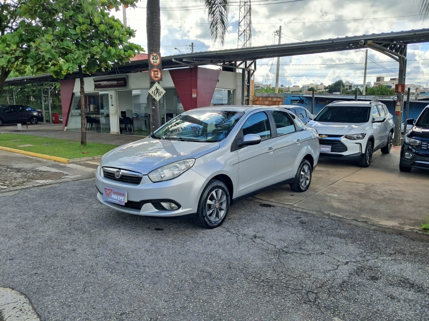 fiat grand siena 1.4 mpi attractive 8v flex 4p manual 2013