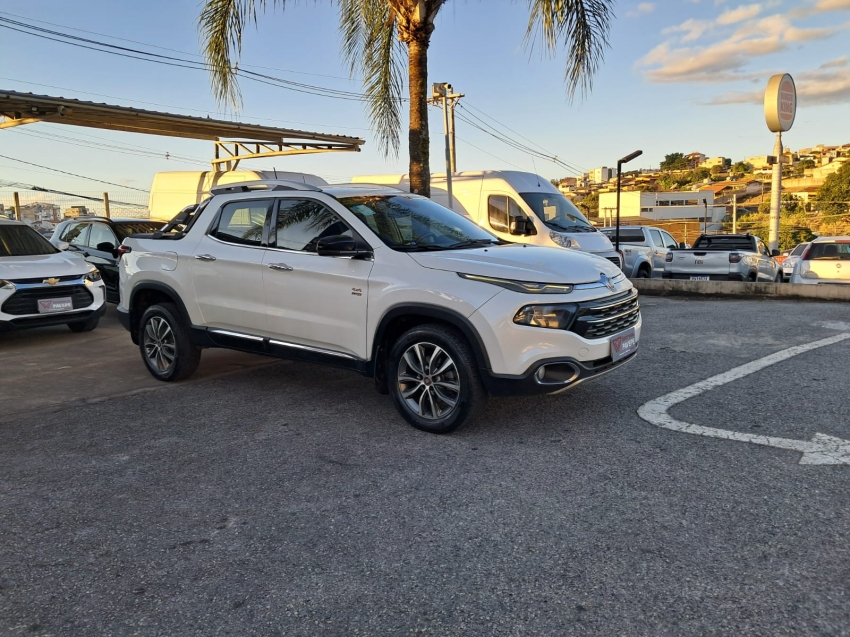 fiat toro 2.0 16v turbo diesel volcano 4wd at9 4p automatico 20192