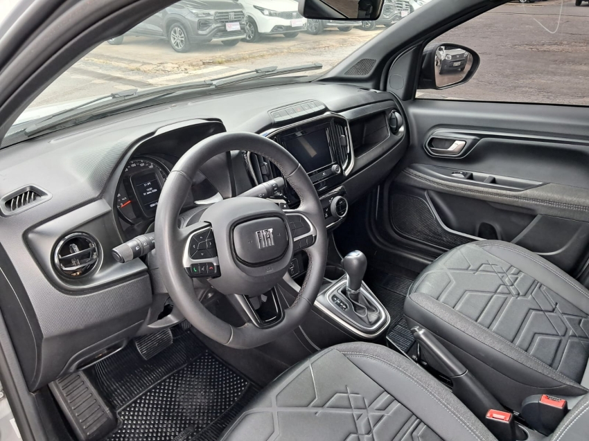 fiat strada 1.3 firefly flex volcano cd cvt 4p automatico 20256