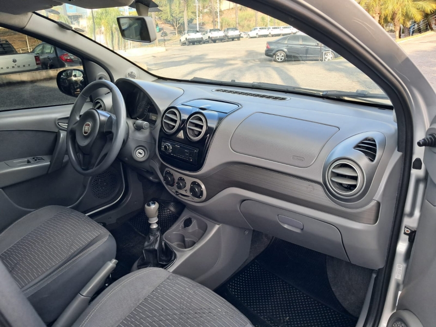 fiat palio 1.4 mpi attractive 8v flex 4p manual 20147