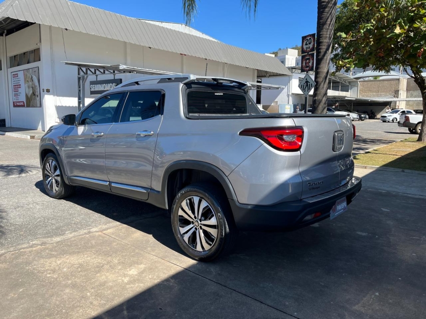 fiat toro 2.0 16v turbo diesel volcano 4wd at9 4p manual 20225