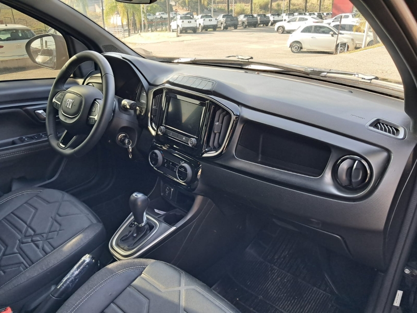 fiat strada 1.3 firefly flex volcano cd cvt 4p automatico 20256