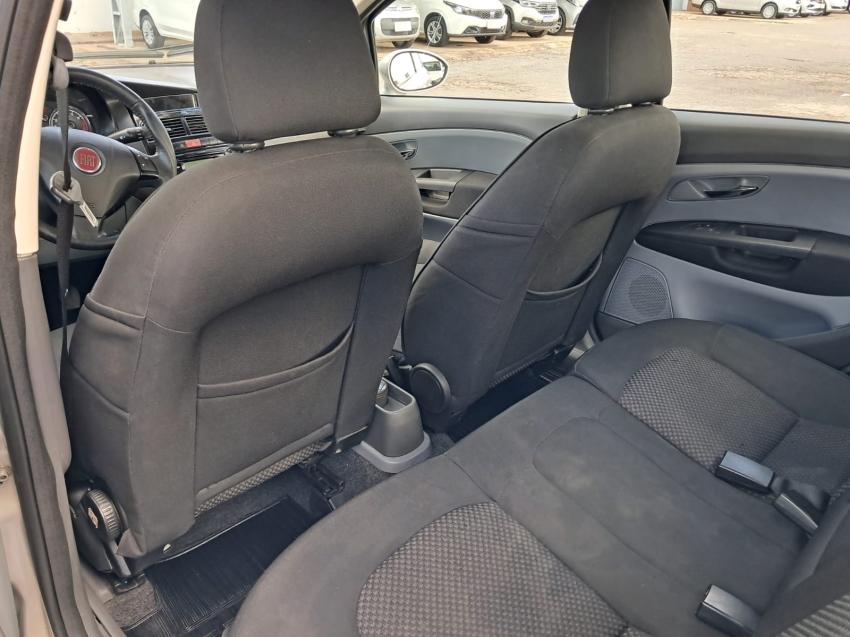 fiat linea 1.8 essence 16v flex 4p manual 20137