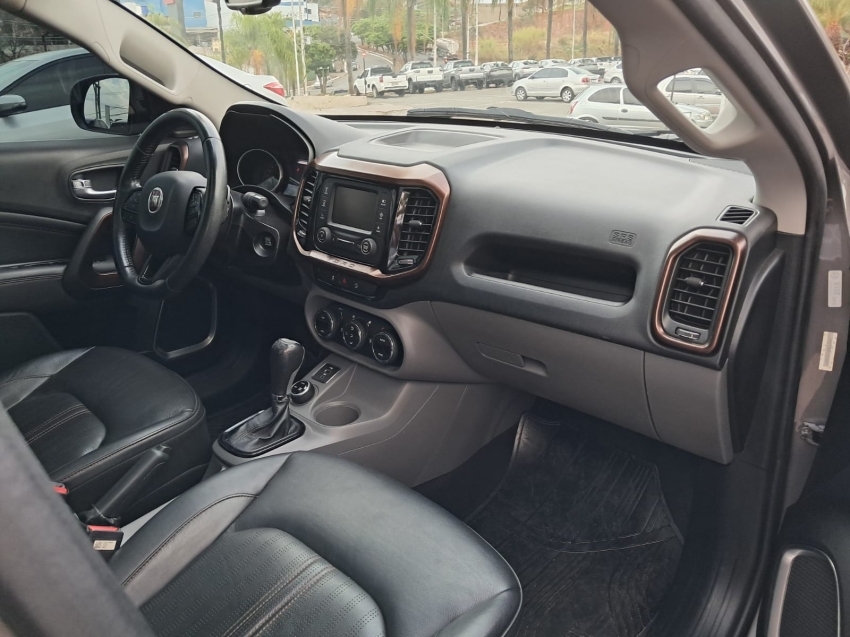 fiat toro 2.0 16v turbo diesel volcano 4wd at9 4p automatico 20197
