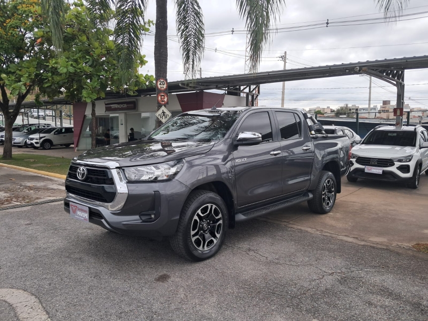 toyota hilux 2.8 d-4d turbo diesel cd srv 4x4 automatico 4p 20240