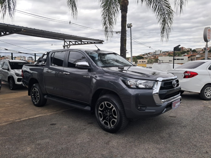 toyota hilux 2.8 d-4d turbo diesel cd srv 4x4 automatico 4p 20242