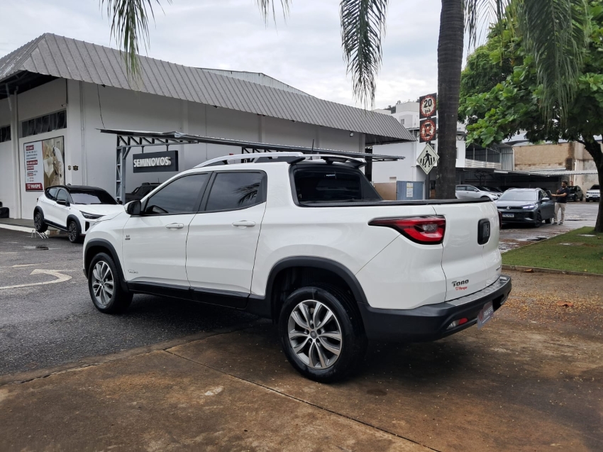 fiat toro 2.4 16v multiair flex freedom at9 4p automatico 20185
