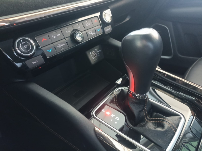 jeep commander 1.3 t270 turbo flex limited at6 4p automatico 2023 jeep commander 1.3 t270 turbo flex limited at6 4p automatico 2023