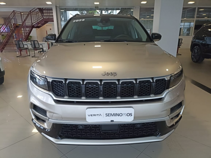 jeep commander 1.3 t270 turbo flex limited at6 4p automatico 2023 jeep commander 1.3 t270 turbo flex limited at6 4p automatico 2023