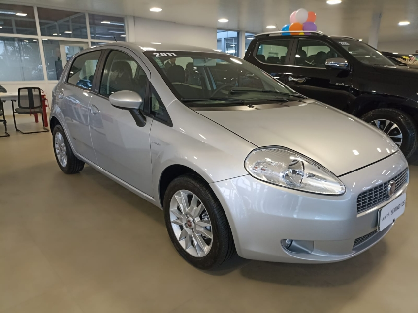 fiat punto 1.6 essence 16v flex 4p automatizado automatico 2011 fiat punto 1.6 essence 16v flex 4p automatizado automatico 2011