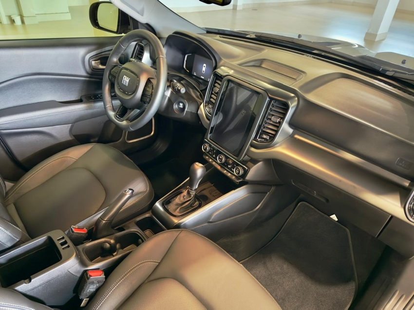 fiat toro 2.0 16v turbo diesel volcano 4wd at9 4p automatico 2025