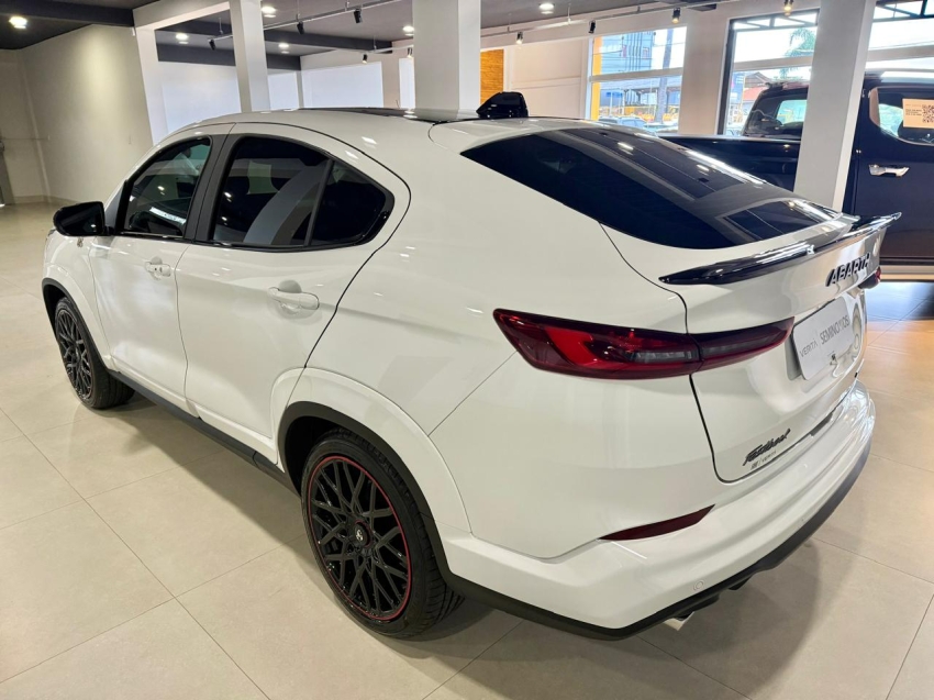 fiat fastback 1.3 turbo 270 flex abarth at6 4p automatico 2025 fiat fastback 1.3 turbo 270 flex abarth at6 4p automatico 2025