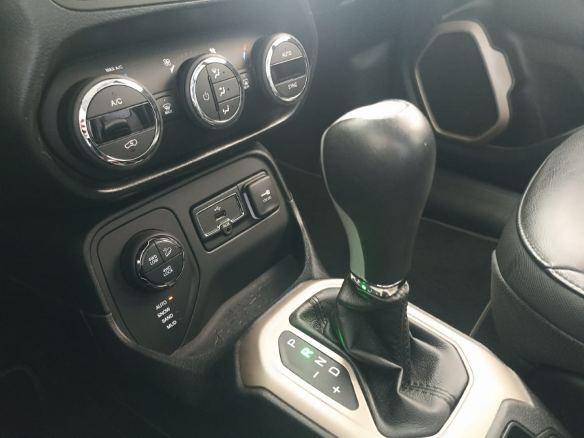 jeep renegade 2.0 16v turbo diesel longitude 4p 4x4 automatico 201812
