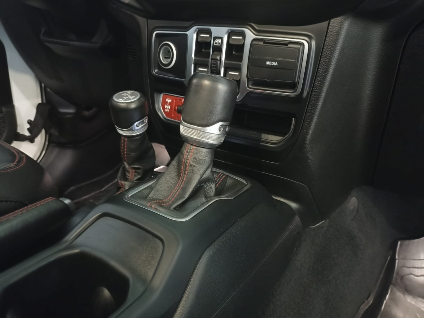 jeep wrangler 2.0 turbo gasolina rubicon 4p 4x4 at8 automatico 202125