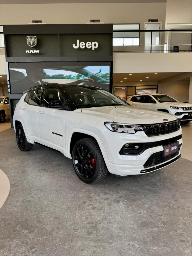 jeep compass 2.0 hurricane 4 turbo gasolina blackhawk at9 1.3 4p automatico 20262