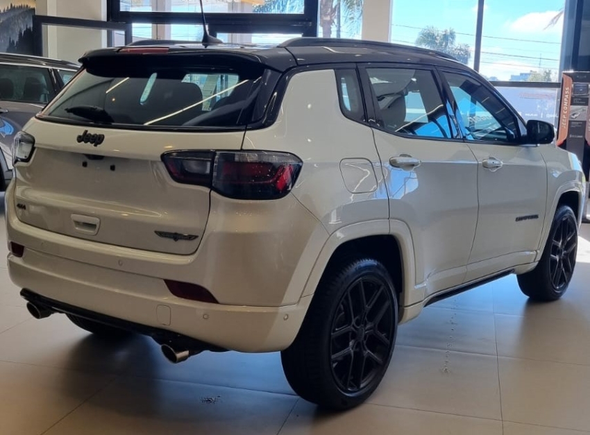 jeep compass 2.0 hurricane 4 turbo gasolina blackhawk at9 1.3 4p automatico 20261