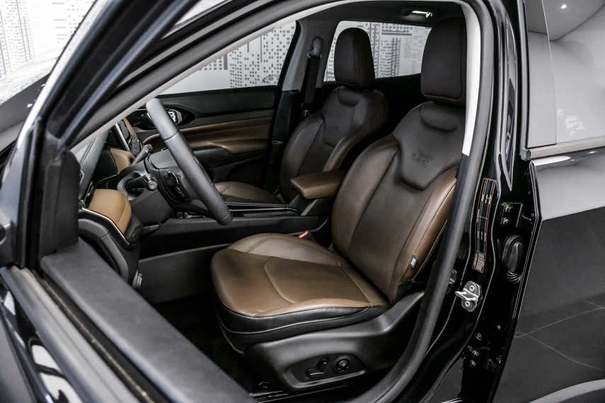 Carro JEEP COMPASS