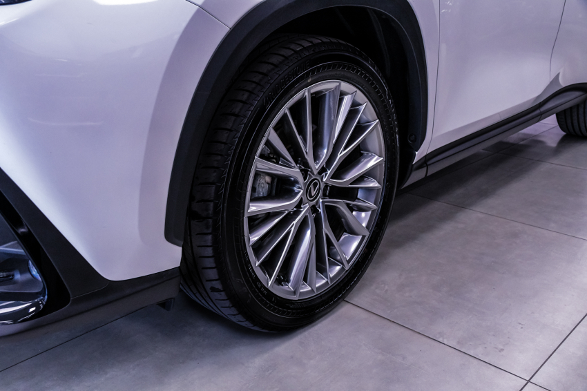 Lexus NX 350h 2.5 16V VVT-I HYBRID LUXURY CVT AWD 2