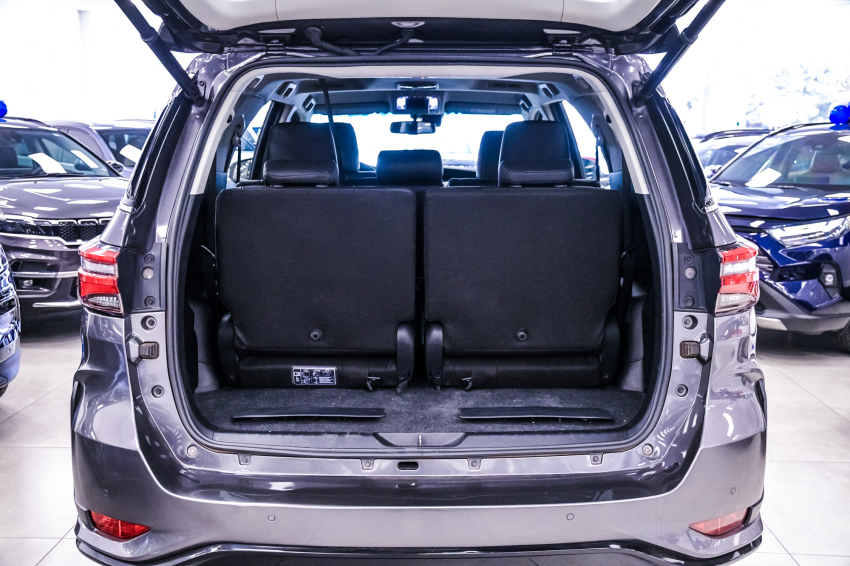 Toyota HILUX SW4 2.8 D-4D TURBO DIESEL SRX PLATINUM 7L 4X4 AUTOMÁTICO 11
