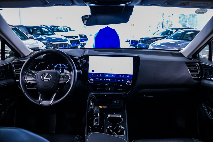 Lexus NX 350h 2.5 16V VVT-I HYBRID LUXURY CVT AWD 13