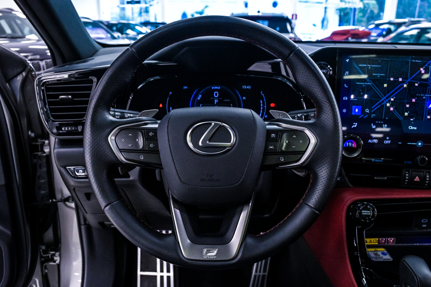 Lexus NX 350h 2.5 16V VVT-I HYBRID F-SPORT CVT AWD 15