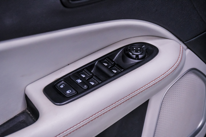 JEEP COMPASS 2.0 16V FLEX LIMITED AUTOMÁTICO 18
