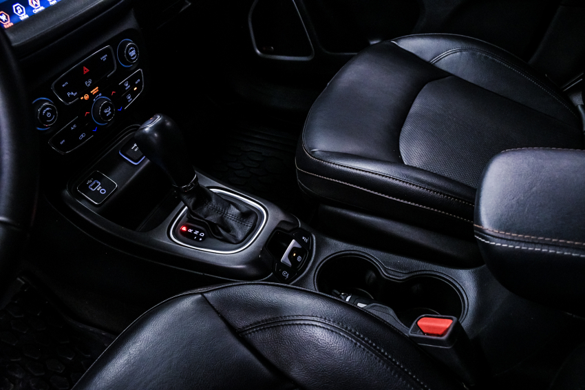 JEEP COMPASS 2.0 16V FLEX LONGITUDE AUTOMÁTICO 18