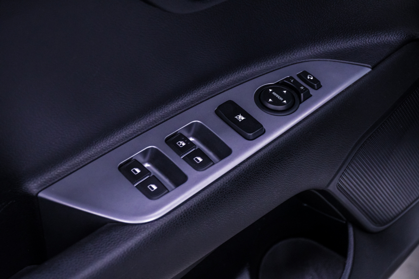 KIA STONIC 1.0 TGDI MHEV SX AUTOMÁTICO 19