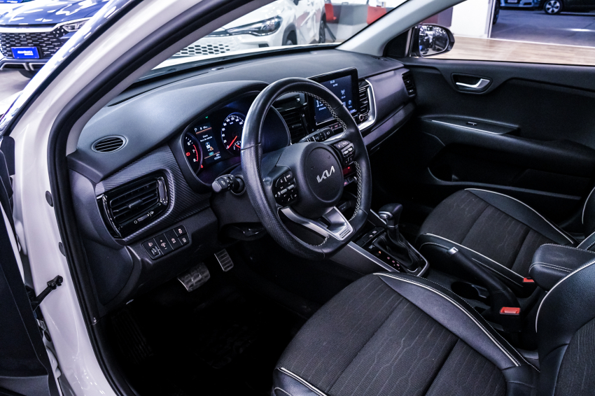 KIA STONIC 1.0 TGDI MHEV SX AUTOMÁTICO 13