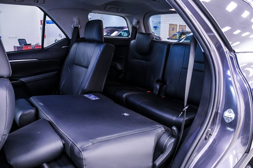 Toyota HILUX SW4 2.8 D-4D TURBO DIESEL SRX 7L 4X4 AUTOMÁTICO 21