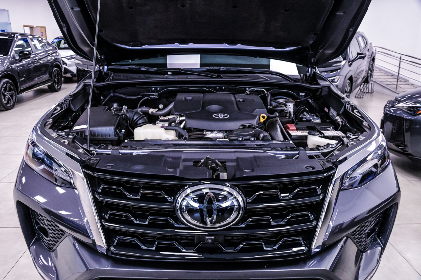 Toyota HILUX SW4 2.8 D-4D TURBO DIESEL SRX 7L 4X4 AUTOMÁTICO 5