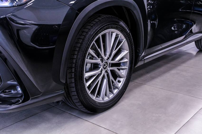 Lexus NX 350h 2.5 16V VVT-I HYBRID LUXURY CVT AWD 2