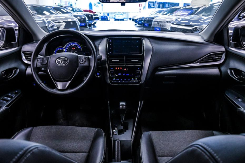 Toyota YARIS 1.5 16V FLEX SEDAN XS MULTIDRIVE 14