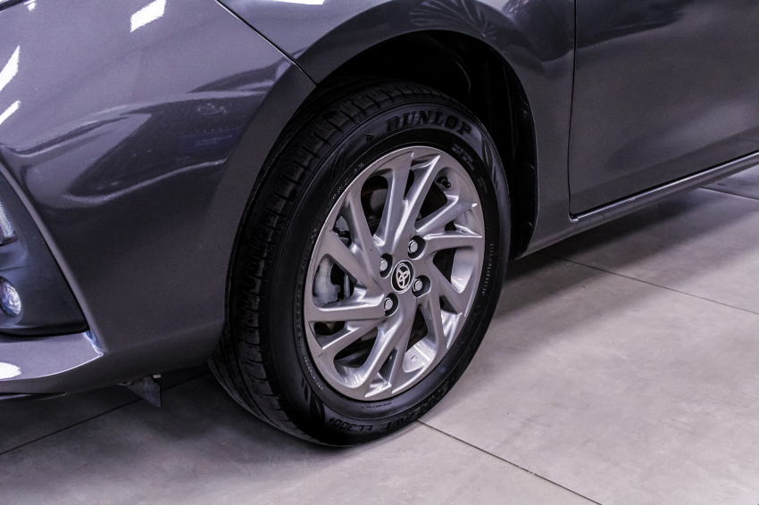 Toyota YARIS 1.5 16V FLEX SEDAN XS MULTIDRIVE 2