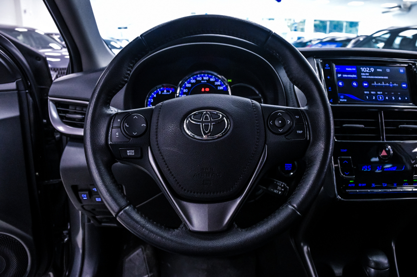 Toyota YARIS 1.5 16V FLEX SEDAN XS MULTIDRIVE 15