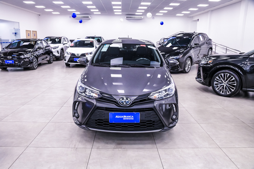 Toyota YARIS 1.5 16V FLEX SEDAN XS MULTIDRIVE 3