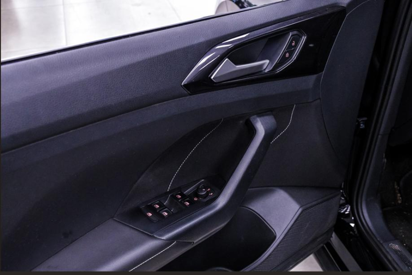 Volkswagen T-CROSS 1.4 250 TSI TOTAL FLEX HIGHLINE AUTOMÁTICO 18