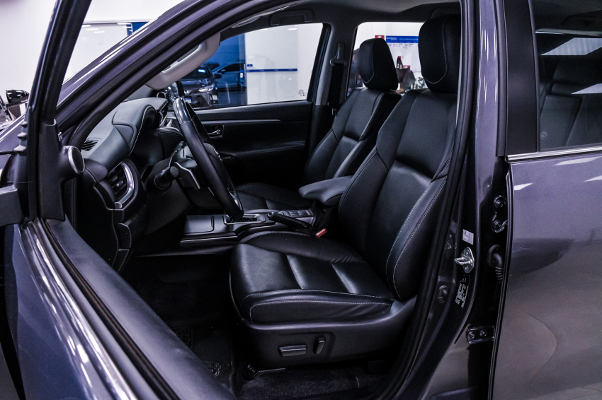 Toyota HILUX SW4 2.8 D-4D TURBO DIESEL SRX PLATINUM 4X4 AUTOMÁTICO 20