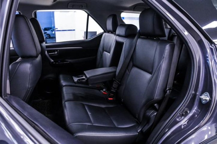 Toyota HILUX SW4 2.8 D-4D TURBO DIESEL SRX PLATINUM 4X4 AUTOMÁTICO 22