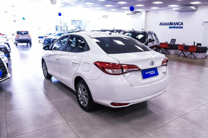 Toyota YARIS 1.5 16V FLEX SEDAN XS MULTIDRIVE 7